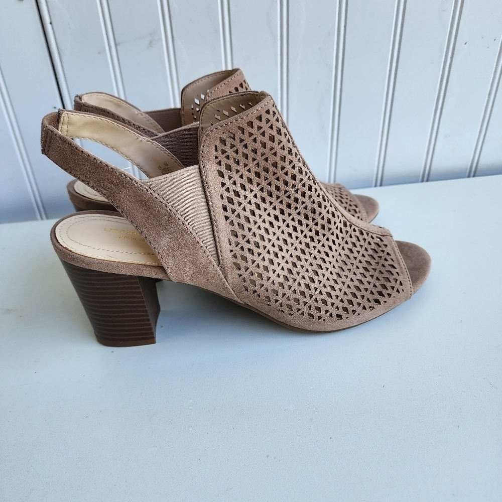 Liz Claiborne Womens Gamma Booties Slip On Peep Toe Block Heel Sandal Tan 10M